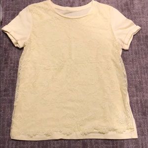 Adorable lace t shirt 💛🌻